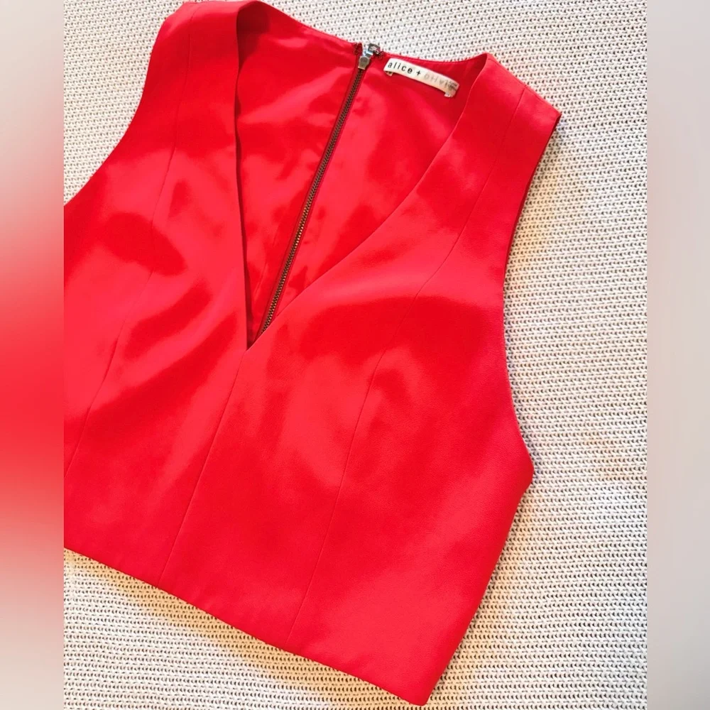 ALICE + OLIVIA Plunging Red V-Neck Sleeveless Tank Crop Top
